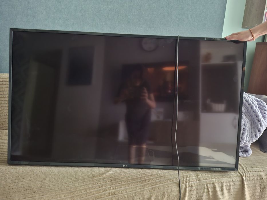 Сломанный телевизор на запчасти lg uhd ai 50 ut80