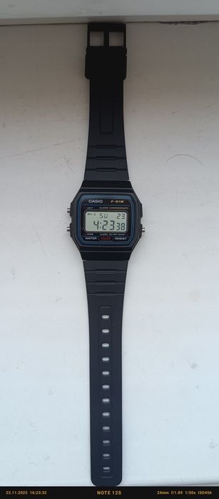 Продам оригинальный часы Касио f91
