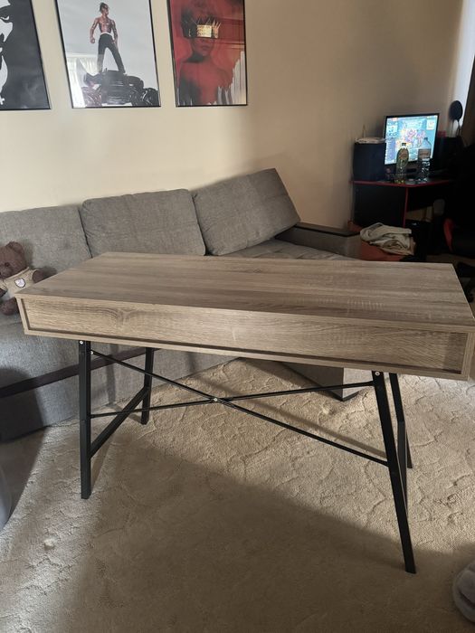 Стол - консоль бежевый