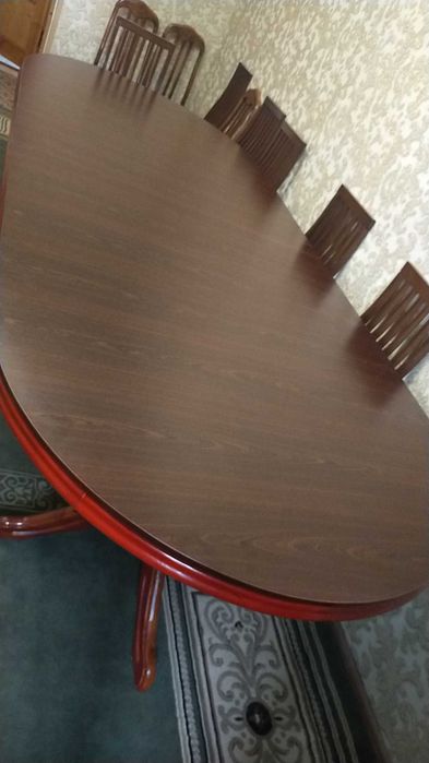 Стол для гостиной из красного дерева