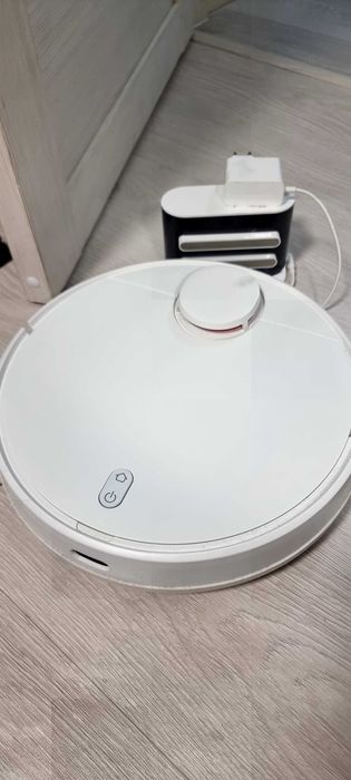 Aspirator robot,inca in garantie