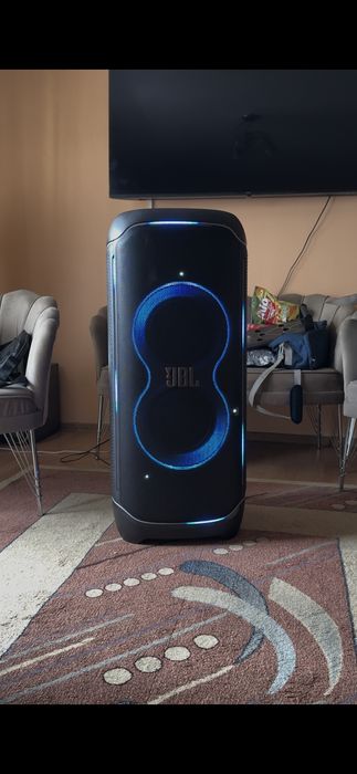 Vând JBL Partybox ULTIMATE 1100 W
