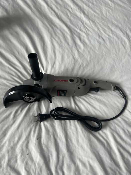 Болгарка новая в полной комплектации