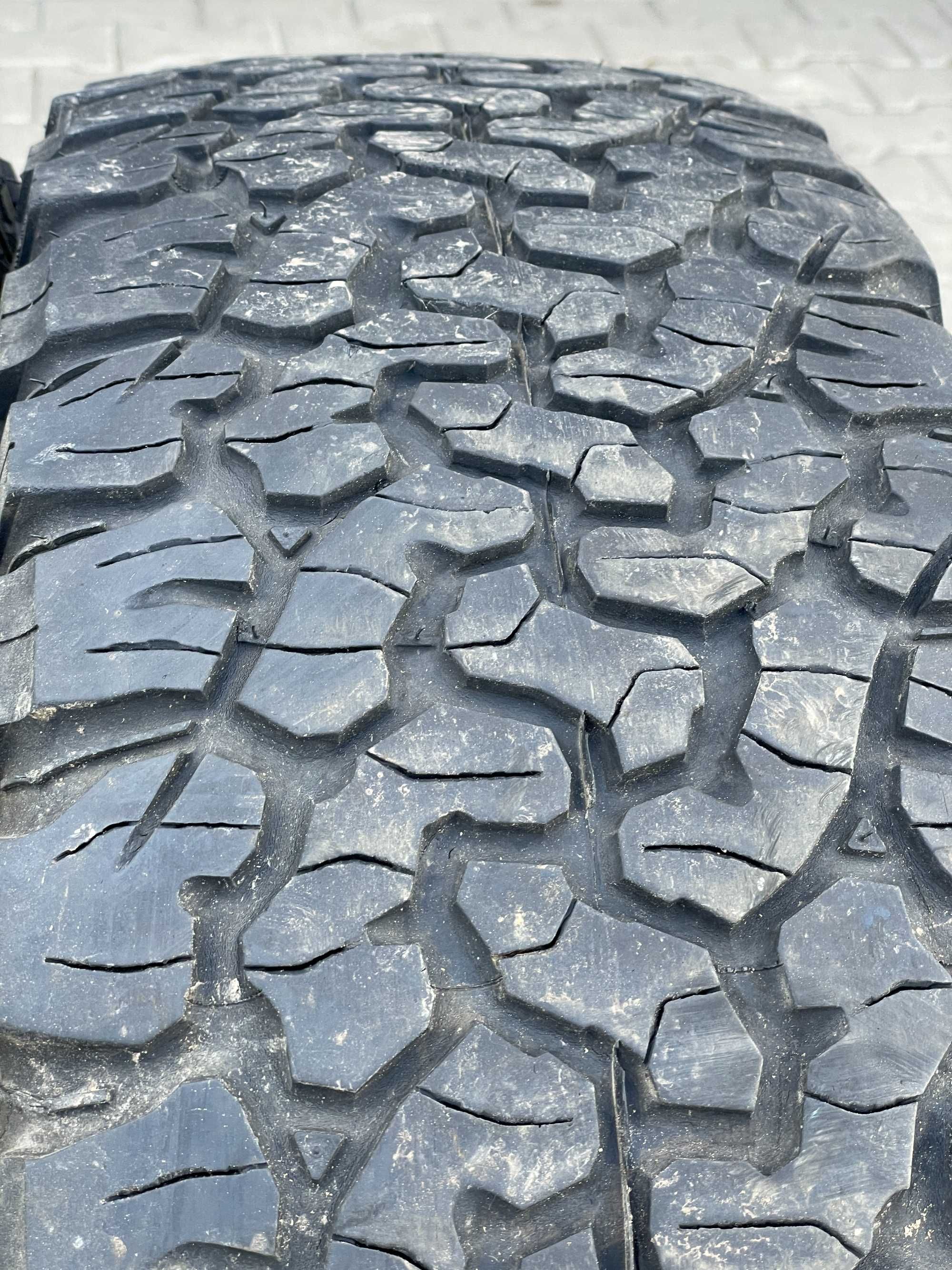 4x 255 70 16  BFGoodrich All Terrain KO2