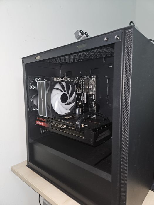 Placa video Rx 7700 xt 12 gb sapphire