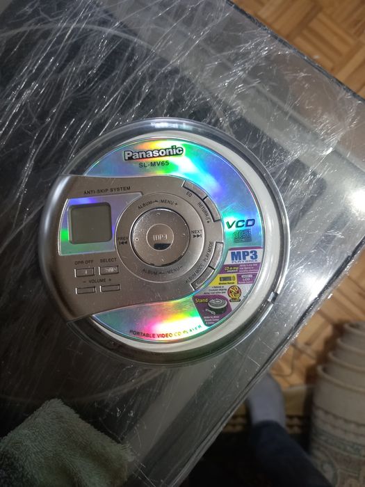 CD-плеер Sony Walkman, оригинальный, работает отлично, без недостатков