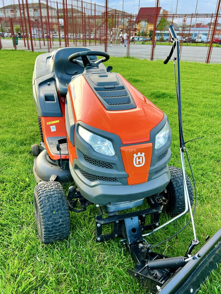 Tractoras de tuns iarba Husqvarna Kawasaki V2 28.0 Ore Functionare