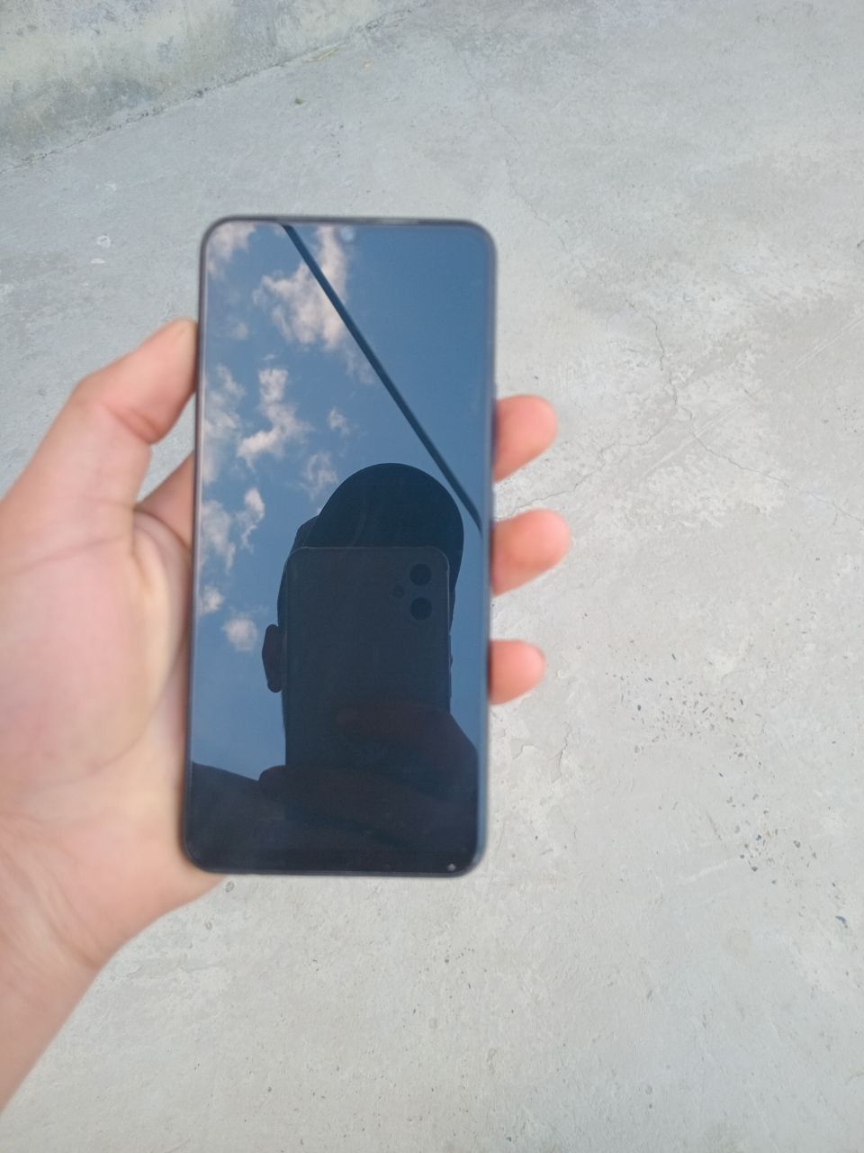 Vivo v21e sotiladi