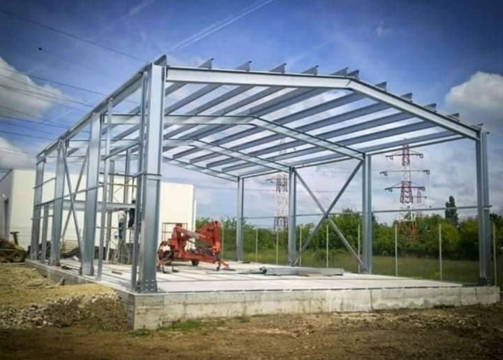 Vând ală metalică de pe stoc 10 m lățime 20 lungime 4 m la strașină cu