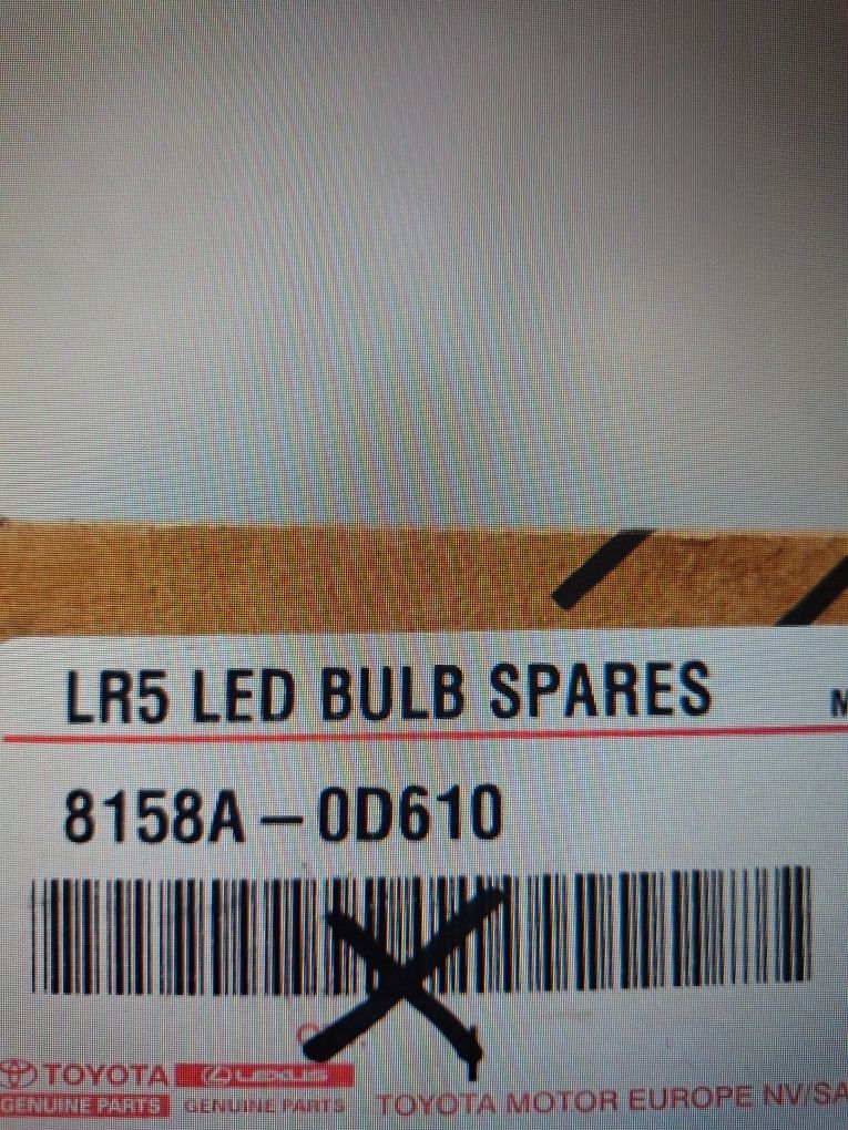 LED светодиодная оригинальная лампа стоп сигнала Toyota Lexus