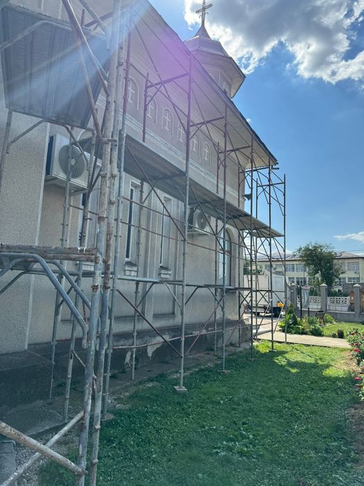 Schela metalica și popi metalici de inchiriat