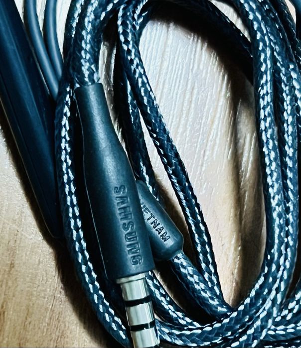 Слушалки Samsung AKG