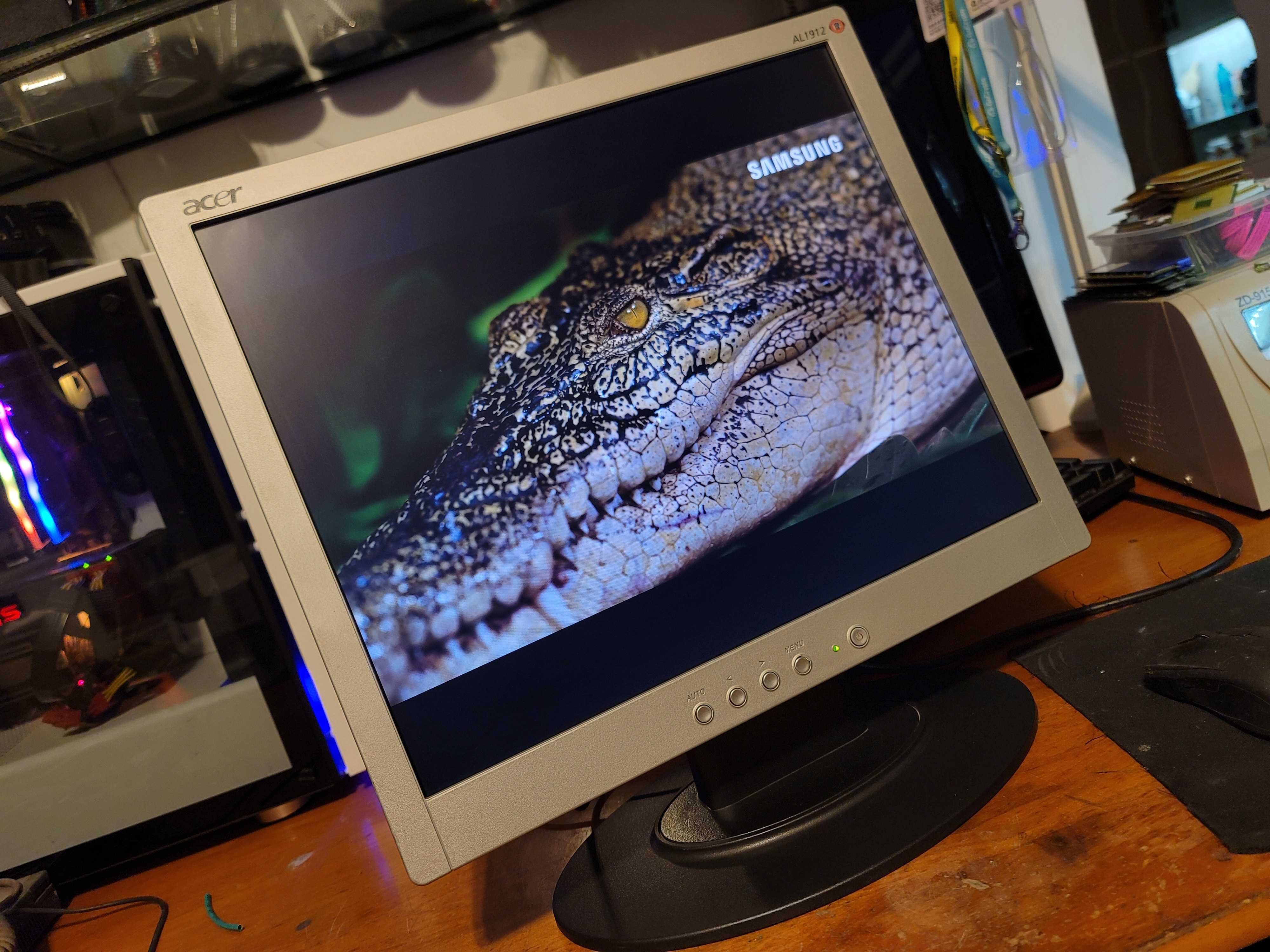 Monitor Acer AL1912 , 19 inch , culori foarte bune .