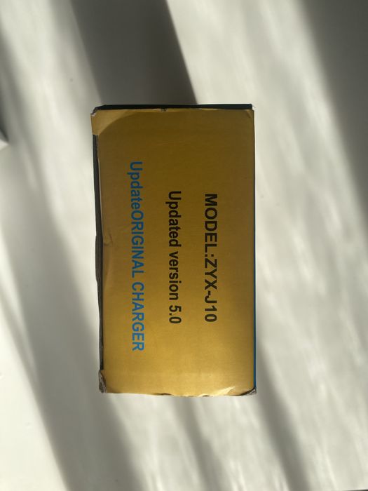 Redresor automat pentru baterii auto