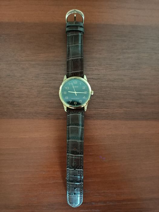 мужские часы Casio MTP-1303D-1AV с черным циферблатом и золотистым