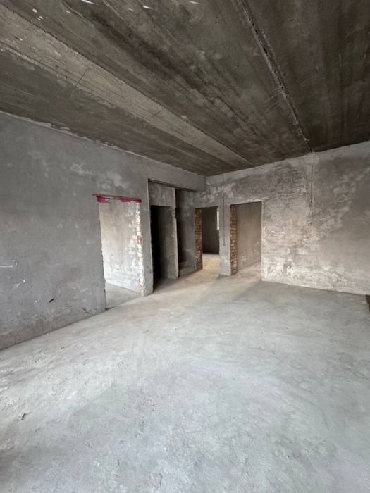 Бектемирский район Ийк-Ота 2.5 соток 7 комнат 4 кровня срочно