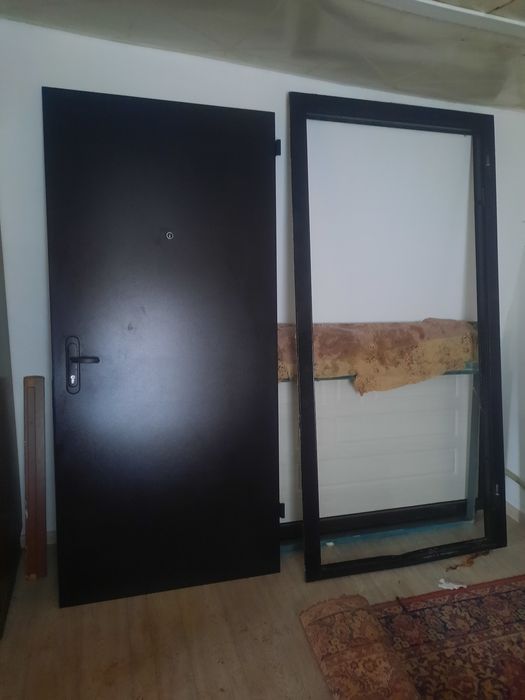 Продам металических двери 0,96х205