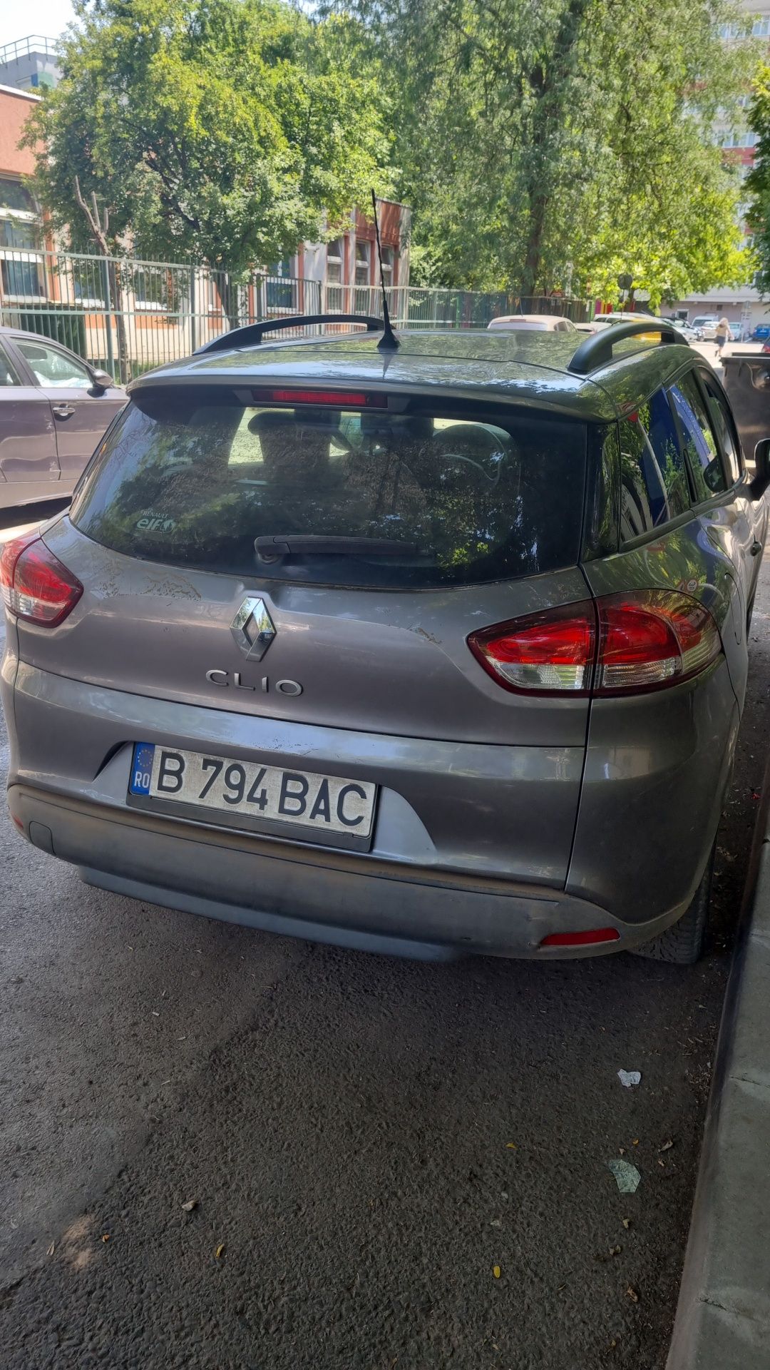 Vand  schimb  Renault clio din  2015 motor 1.2