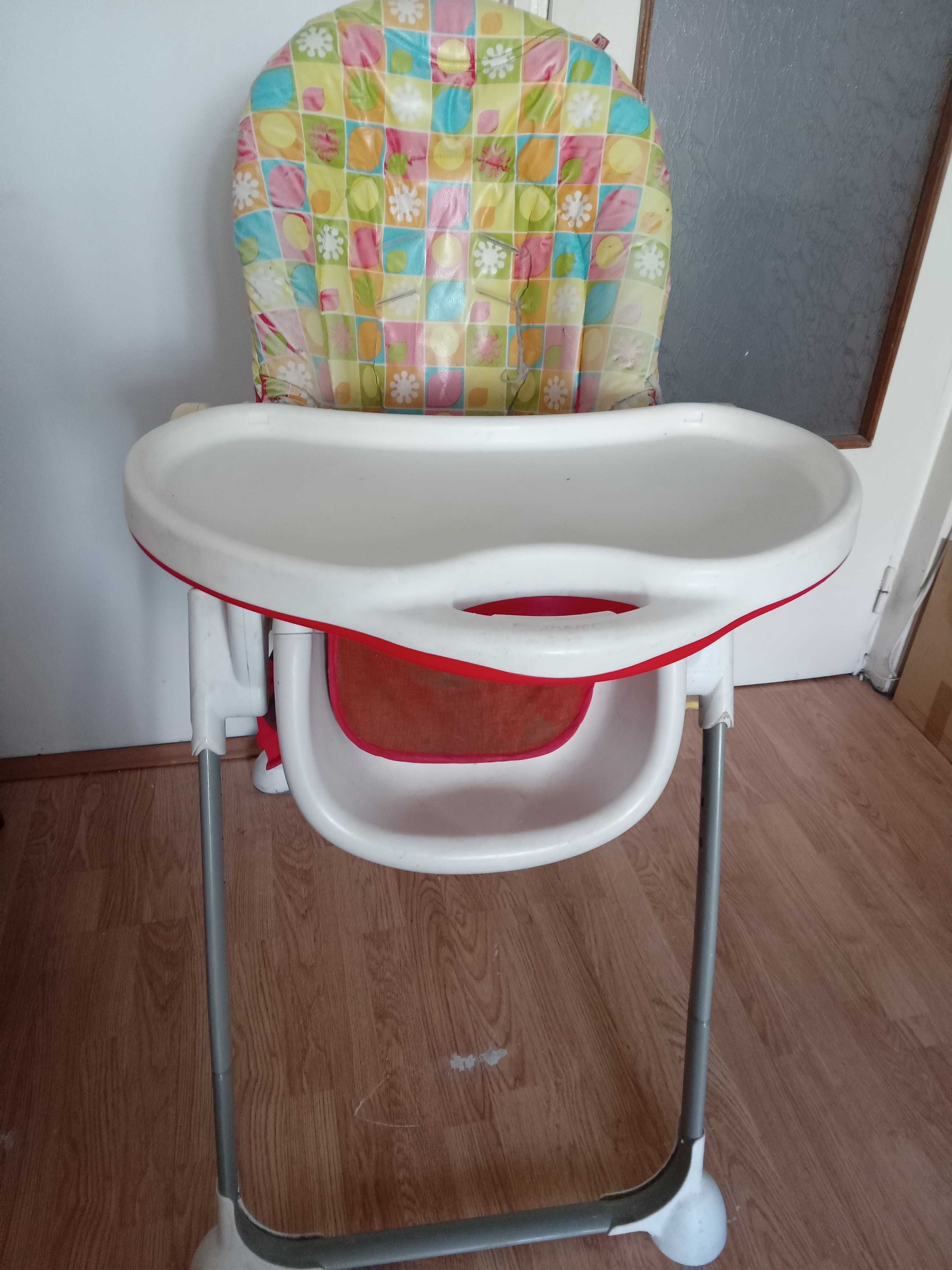 Scaun de masă pentru bebe