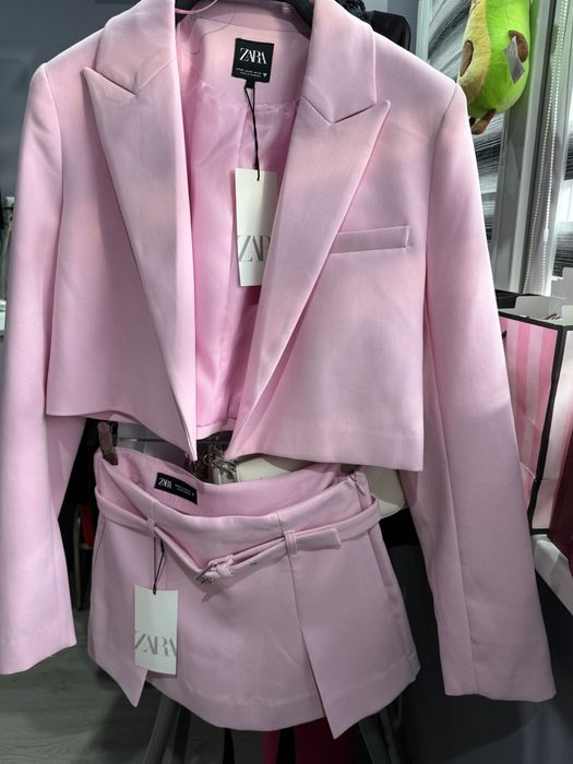 Розов сет Zara блейзър и пола-панталон