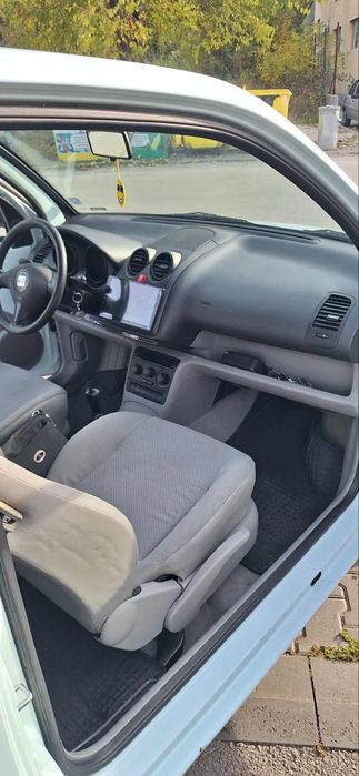 Продавам SEAT AROSA 1.0 бензин 2001г(КЛИМАТИК)Цена 1500лв