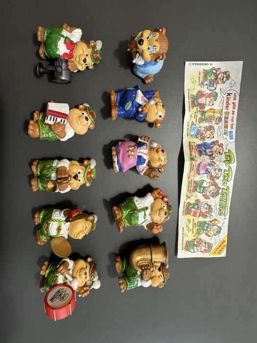 Serie completa ursuleti top ten teddie ou cu surpriza kinder ferrero