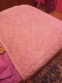 Пухкаво розово одеяло