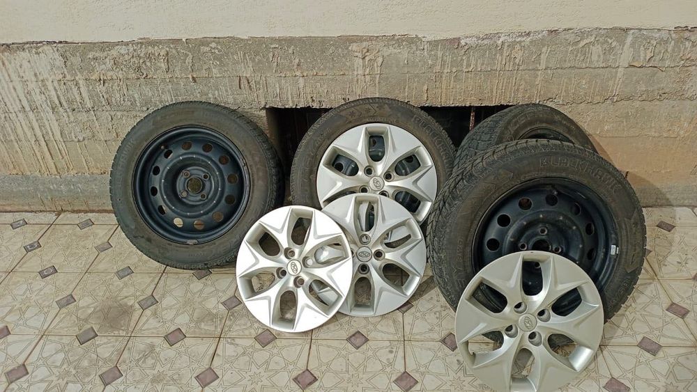 Зимние шины Размер 185/65/15.