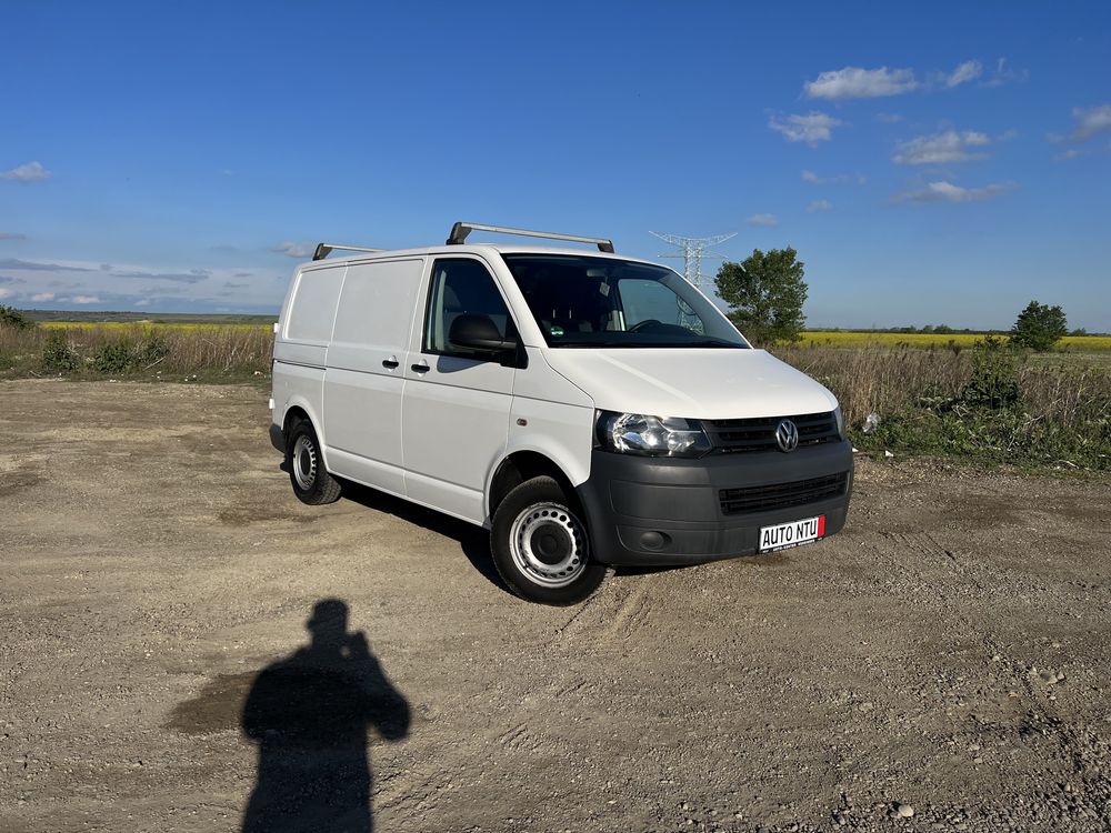 Volkswagen T5 / 2013 / 140 cp / AC / Recent adus