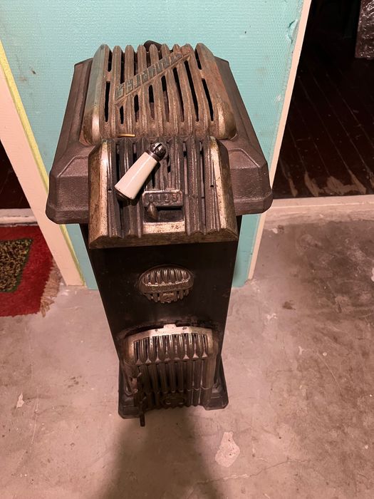 Пернишка печка за твърдо гориво