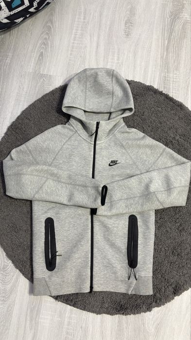 Nike tech fleece сиво горнище