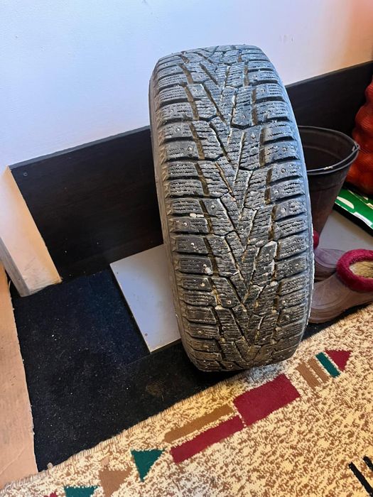 Продам 1 шину , шипованую