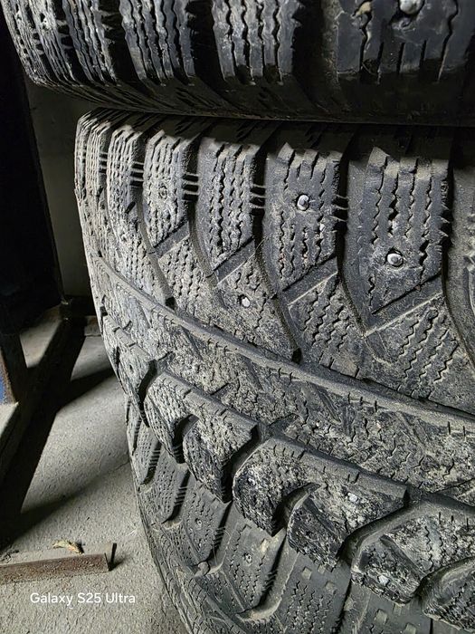 Продам зимнюю  резину