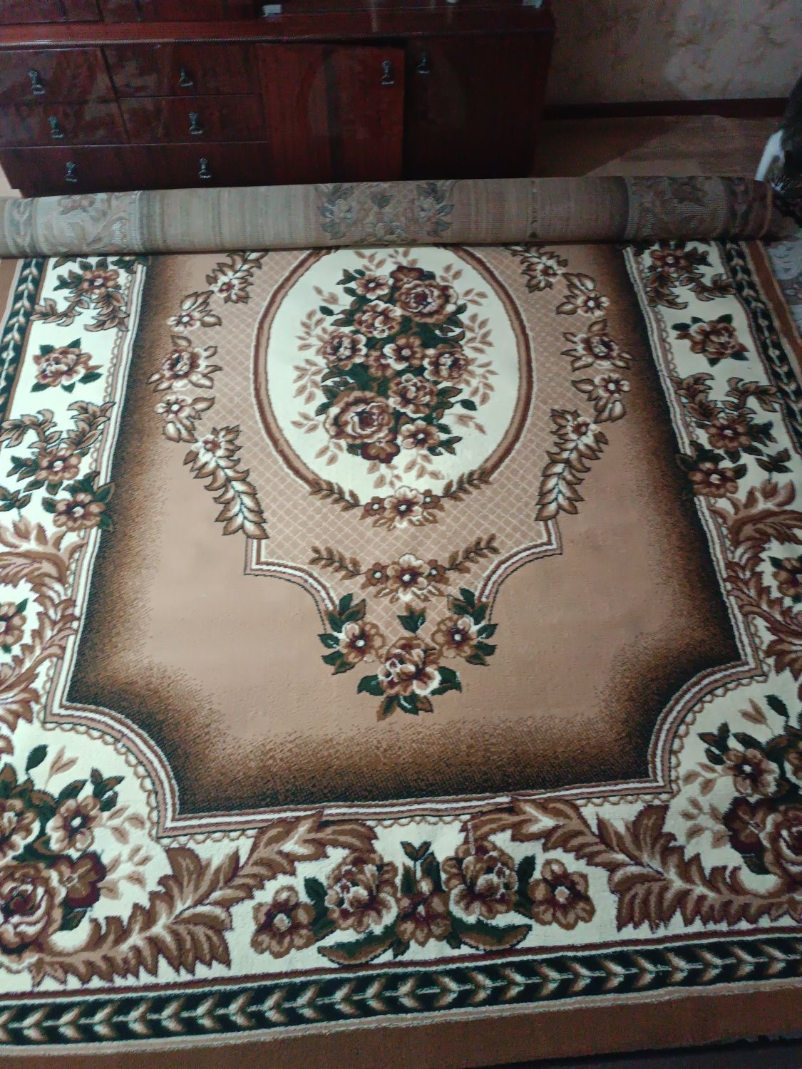 Продается палас 5.5*2.5 метра
