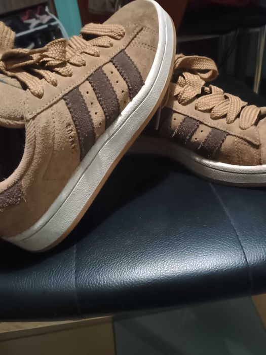 Юношески кецове adidas за момче естествен велур