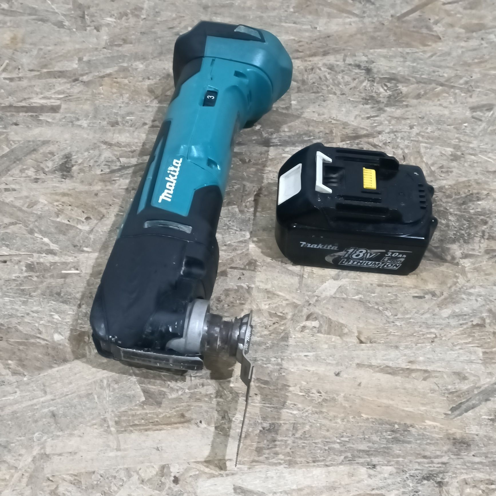 Multifunctionala Makita DTM51