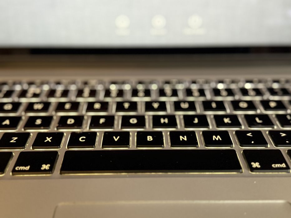 MacBook Pro 15” Retina – i7 / 16GB RAM / SSD 500GB