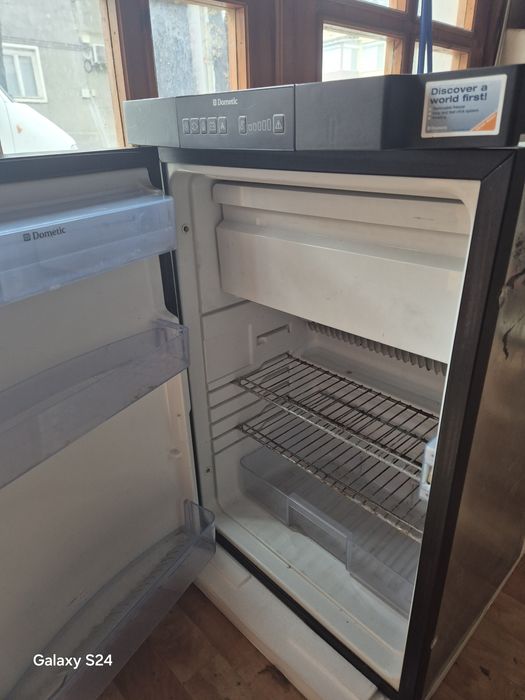 Хладилник Dometic rm8500
