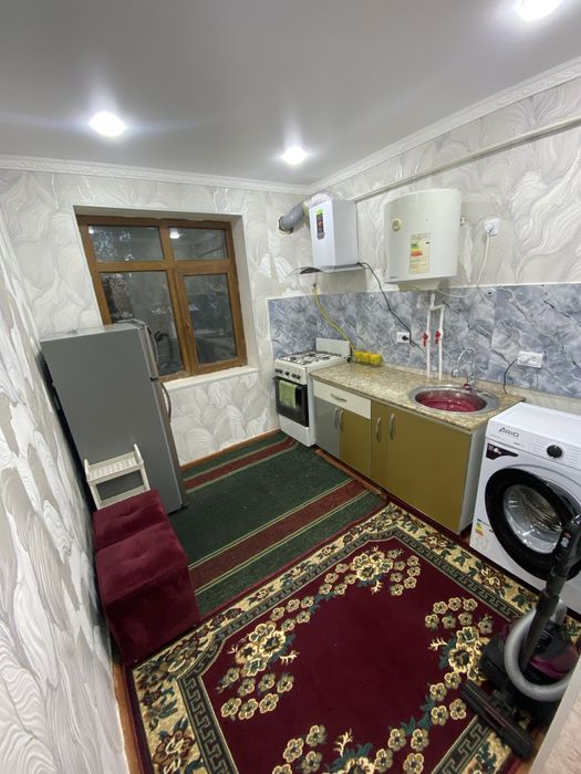 Урганч шахар Шарк бозор йонида 1 хонали квартира 28 кватрад