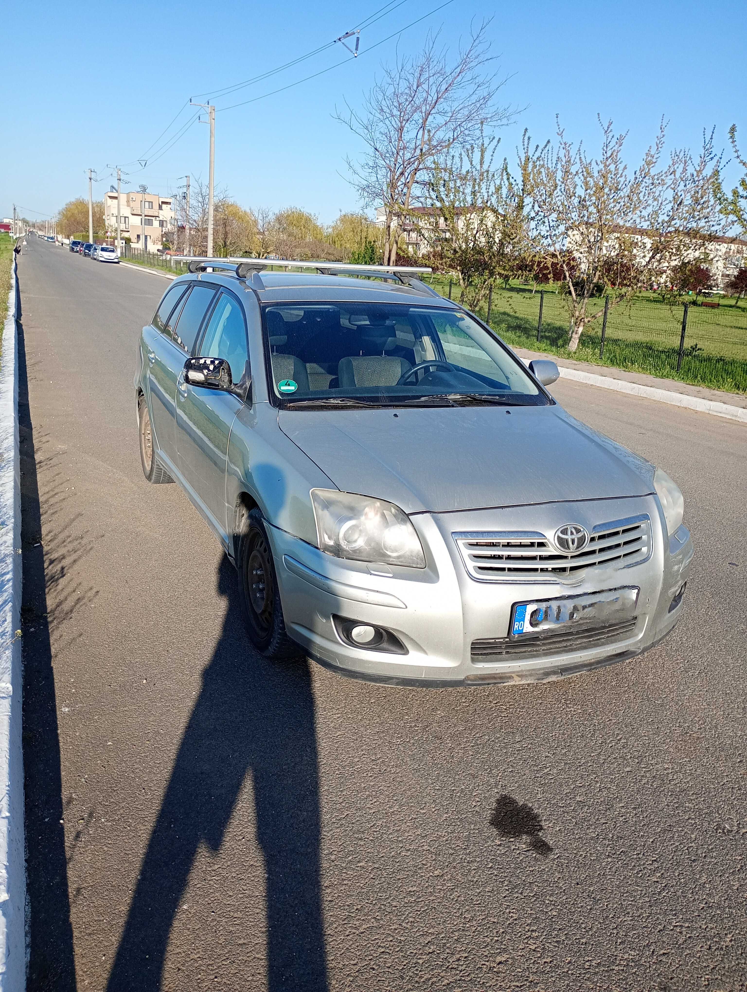 Vând Toyota avensis second hand