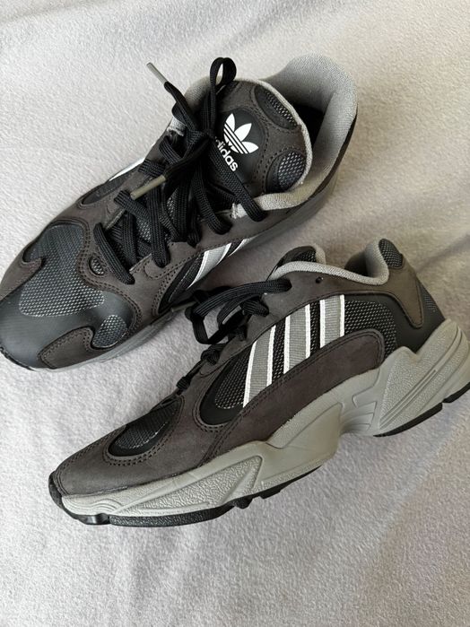 Оригинальные кроссовки adidas 39, 40 размер