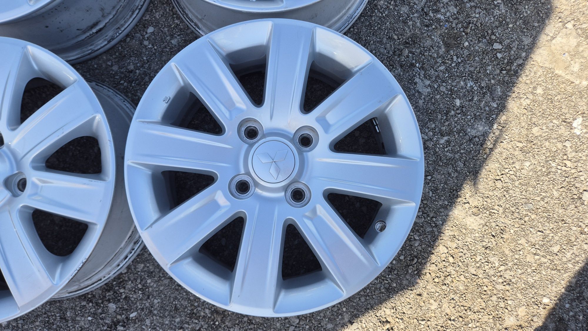 Оригинални джанти Митсубиши 4/114.3 Mitsubishi Colt 4x114.3