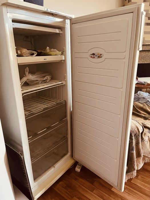 Продам морозильную камеру