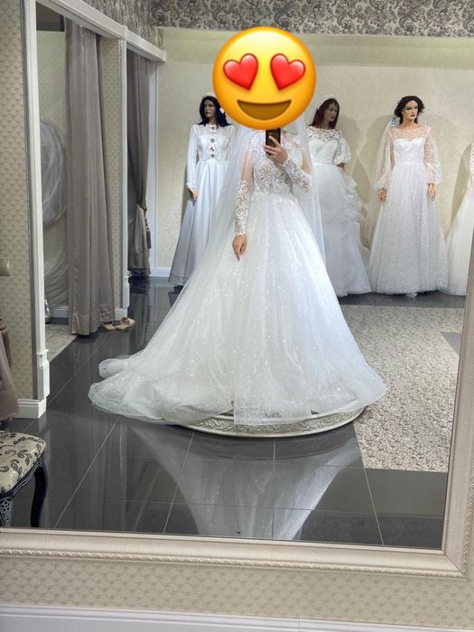 Той көйлегі сатылады