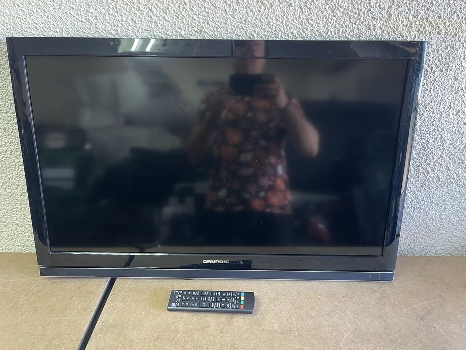Телевизор GRUNDIG Full HD LED 32“ - 32VLE8120BG