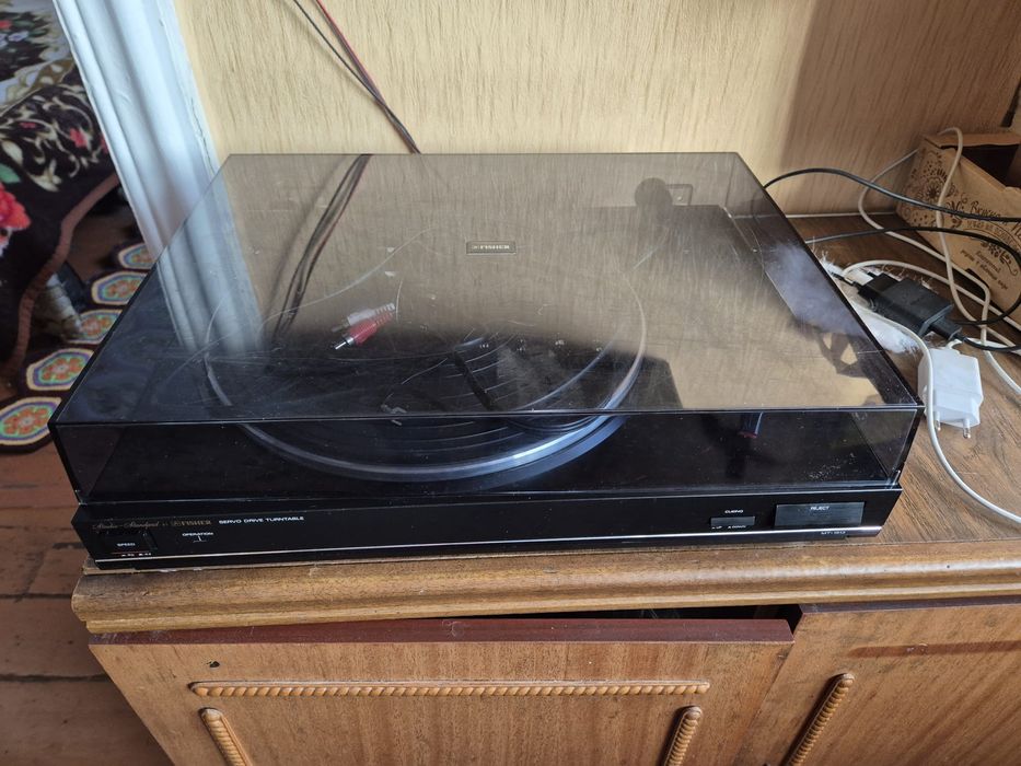 Проигрыватель винила FISHER MT 1913