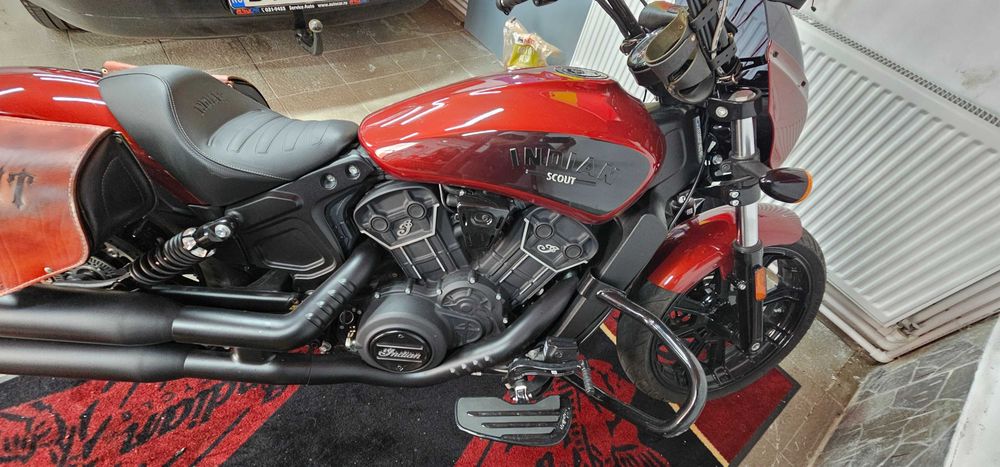 Motocicleta Indian Scout Rogue