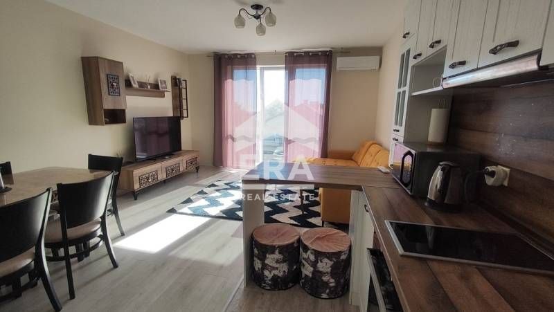 Двустаен обзаведен апартамент за продажба с паркомясто, район Виница,