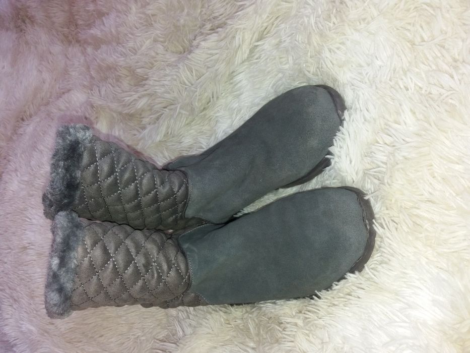 Продаю женские теплые сапоги