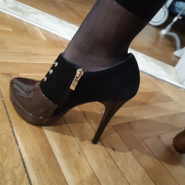 Боти, официални обувки на ток